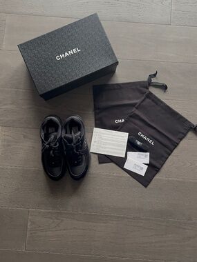 Chanel Black CC Logo Low Top Sneakers | Size 40 | Authentic | Box